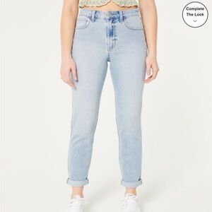 Hollister women’s high rise mom Jean